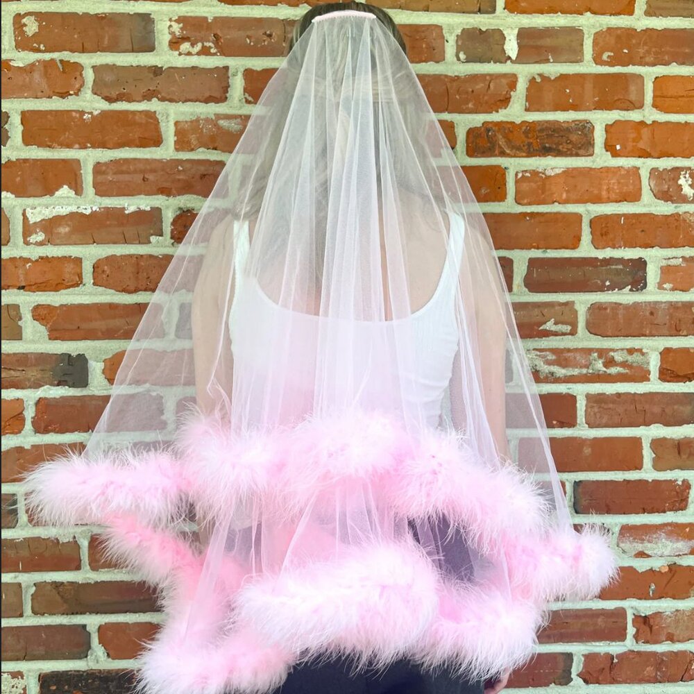 Pink Veil Comb with Fur Trim